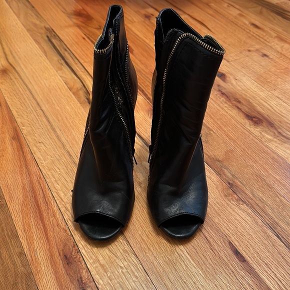 Vince camuto black bootie open toe heel - Picture 5 of 6